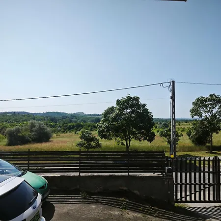 דירה Otthonos Lakas *